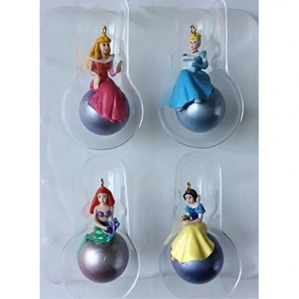 NWT Hallmark Keepsake Ornament 2005 Miniature: The Royal Princesses Disney